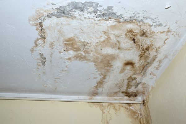 Tratamiento de humedades por filtración en Pamplona, Navarra Tratamiento de humedades por filtración en Pamplona, Navarra